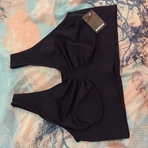 NWT Avenue 4x Black Seamless Wirefree Bra